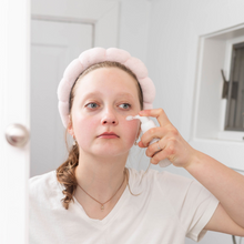 Load image into Gallery viewer, Oatmeal &amp; Honey Foaming Facial Cleanser