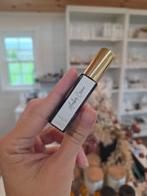 Load image into Gallery viewer, Woman's Clean Perfume