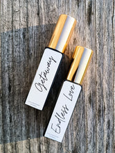 Load image into Gallery viewer, Woman's Clean Perfume